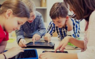 Manejo de medios electrónicos con niños y adolescentes